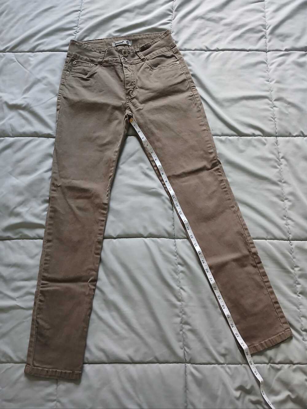 Straight women's jeans in taupe brown